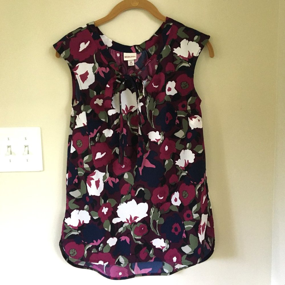 Merona Tie-Neck Printed Sleeveless Blouse, Burgundy Floral, Size XS